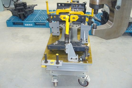 压铆机运行时的注意事项--恒盛平台